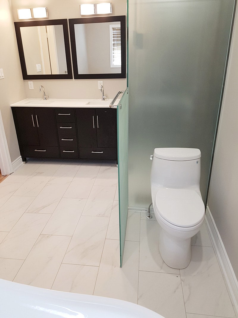 master-bathroom-suite-img2
